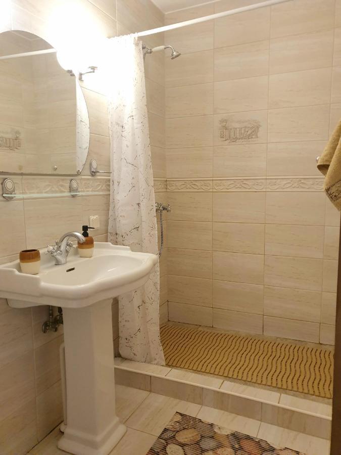 Deluxe Apartments In The City Center With Balcony Pärnu Exterior photo
