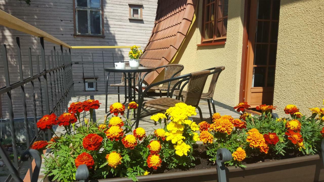 Deluxe Apartments In The City Center With Balcony Pärnu Exterior photo
